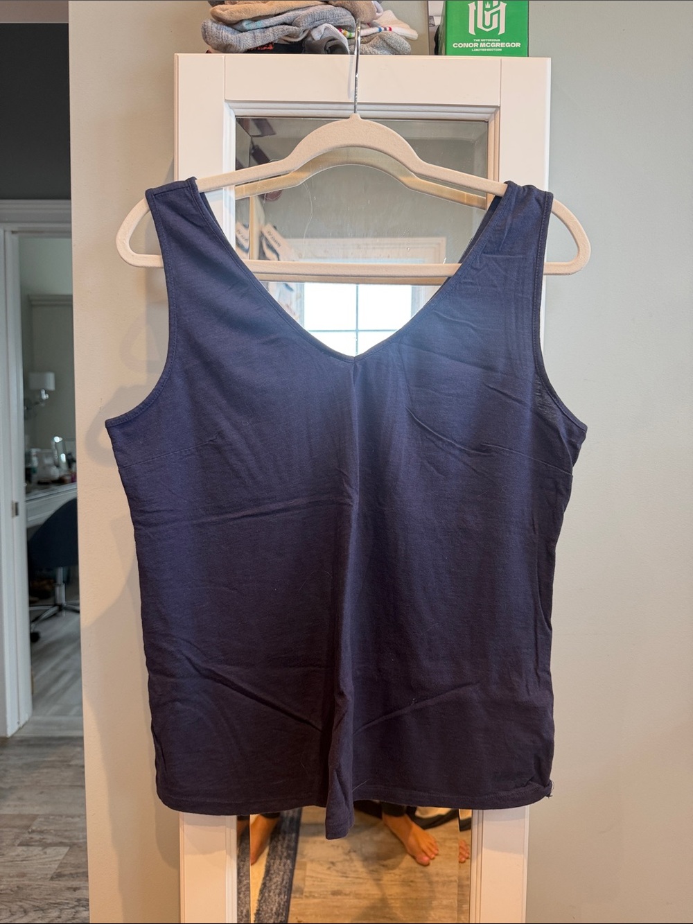 Women's Navy V-Neck Sleeveless Tank Top